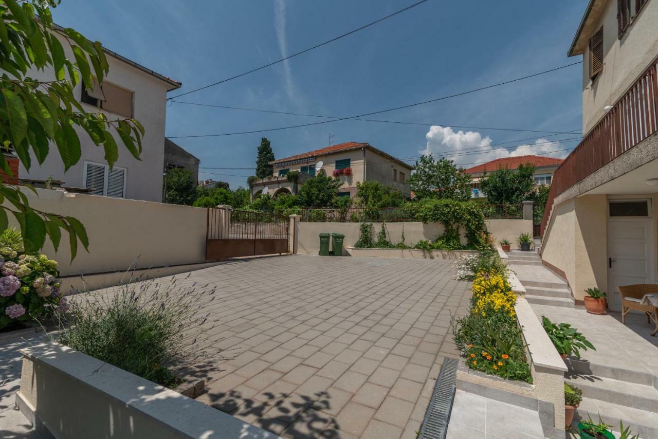 Apartments Flora Trogir Eksteriør billede