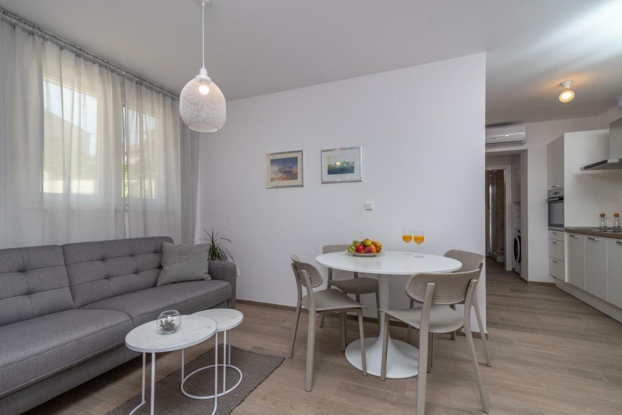 Apartments Flora Trogir Eksteriør billede