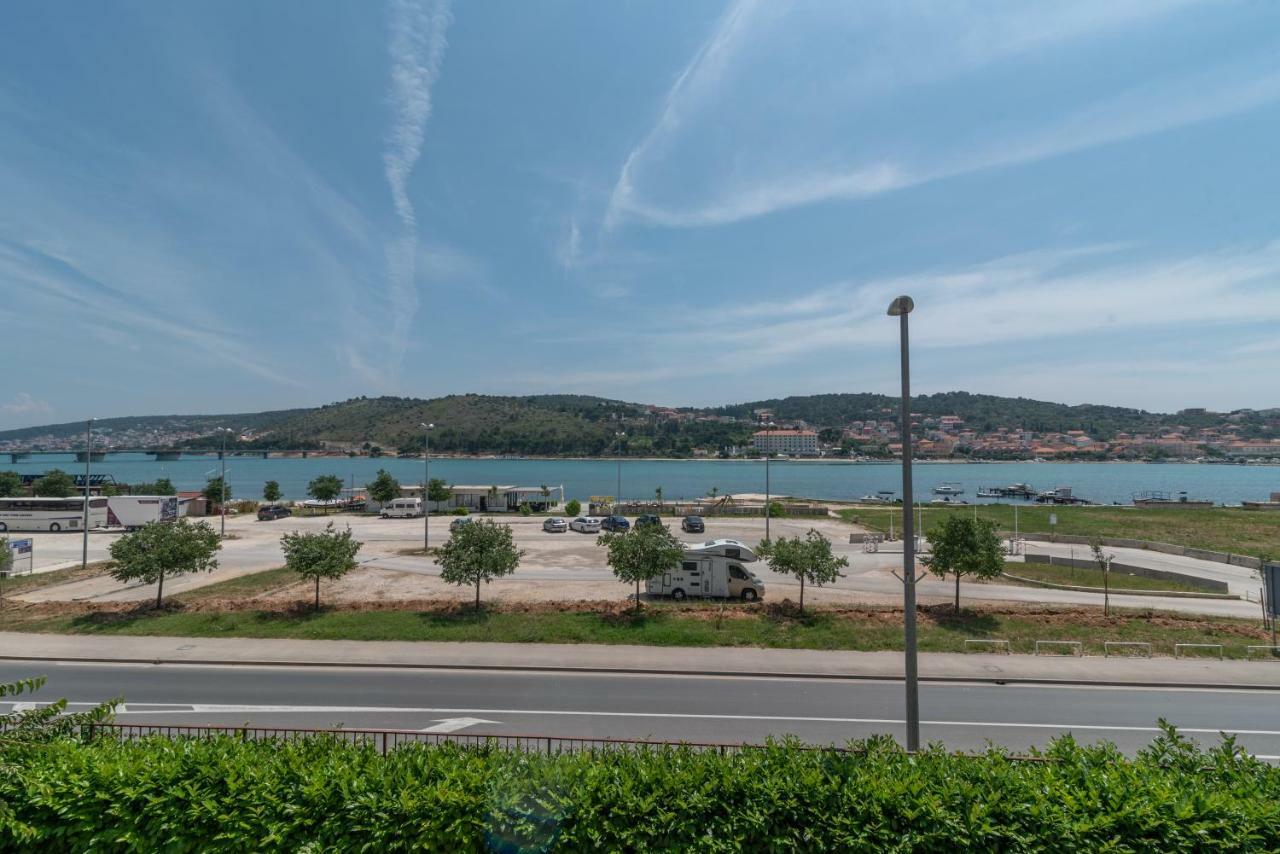 Apartments Flora Trogir Eksteriør billede