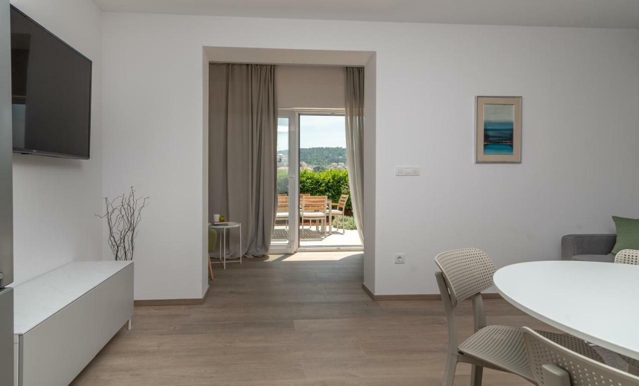 Apartments Flora Trogir Eksteriør billede
