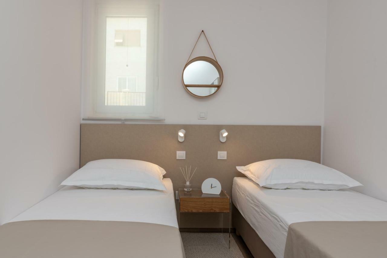 Apartments Flora Trogir Eksteriør billede