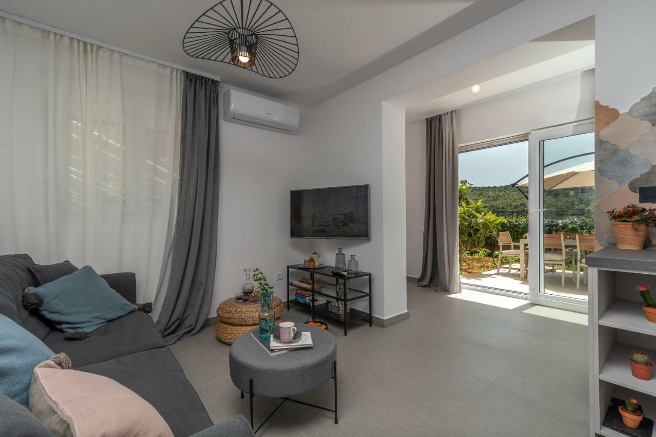 Apartments Flora Trogir Eksteriør billede